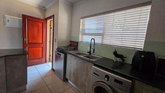 2 Bedroom Property for Sale in Bardene Gauteng