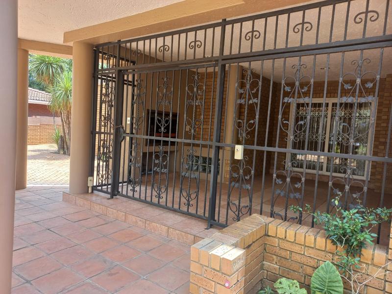5 Bedroom Property for Sale in Sunward Park Gauteng