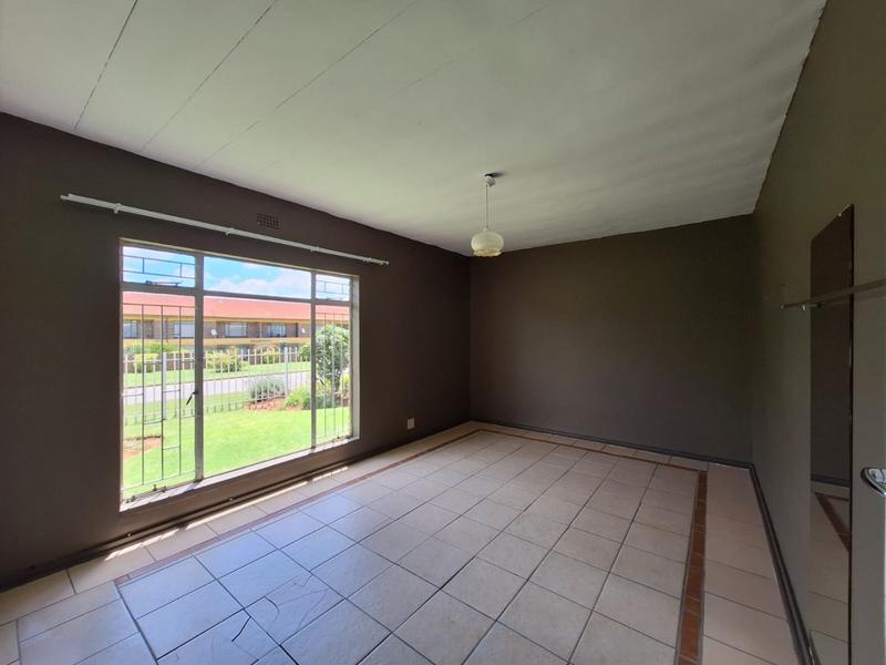 To Let 3 Bedroom Property for Rent in Greenhills Gauteng