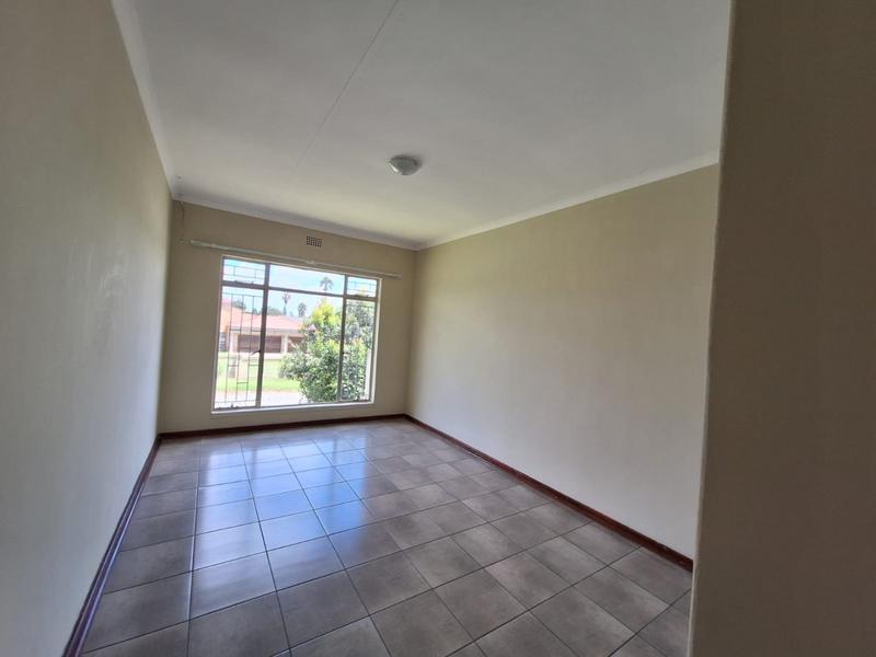 To Let 3 Bedroom Property for Rent in Greenhills Gauteng
