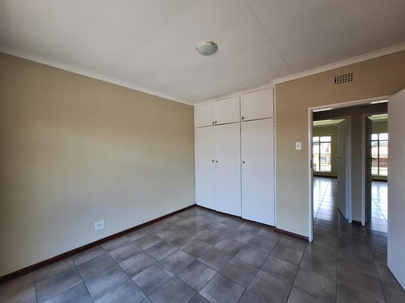 To Let 3 Bedroom Property for Rent in Greenhills Gauteng