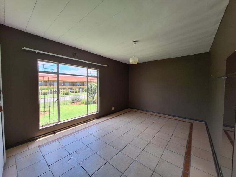 To Let 3 Bedroom Property for Rent in Greenhills Gauteng