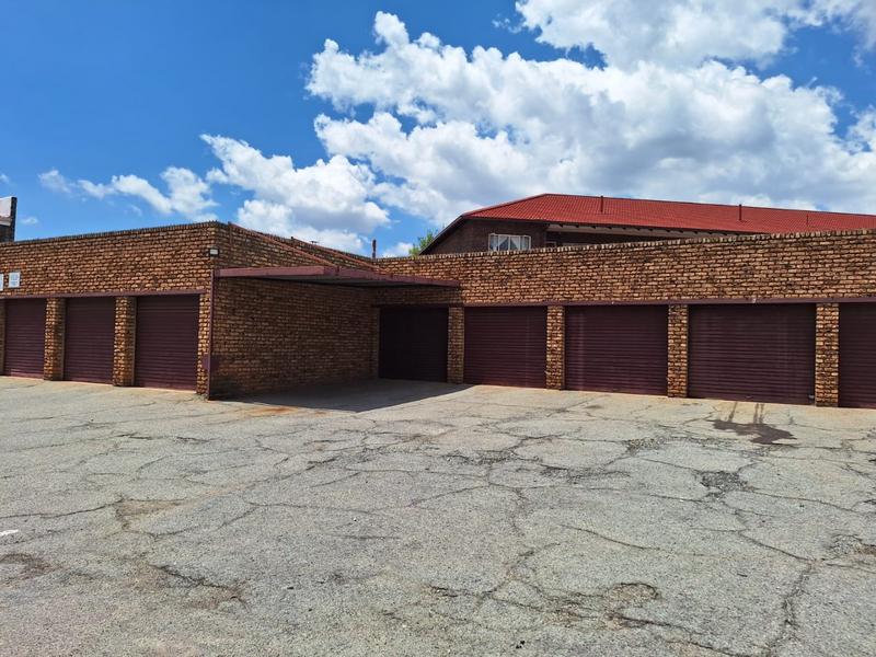 To Let 3 Bedroom Property for Rent in Greenhills Gauteng
