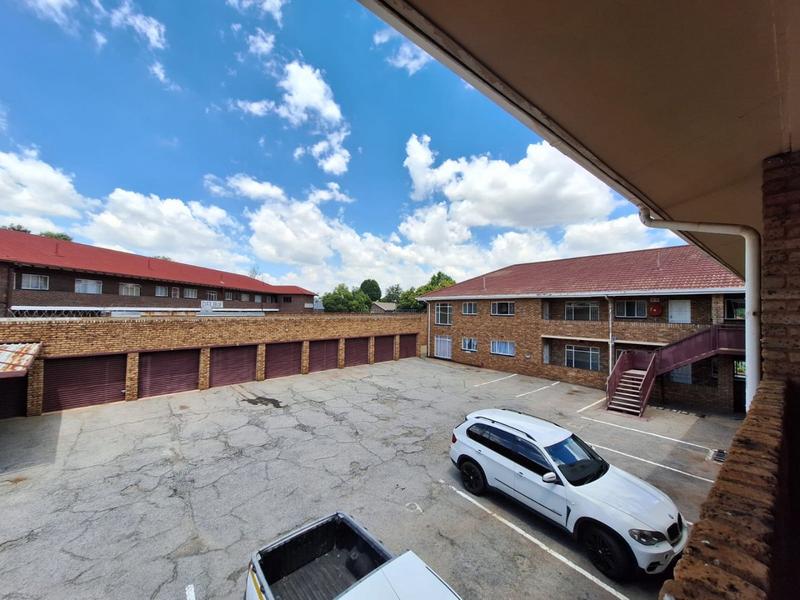 To Let 3 Bedroom Property for Rent in Greenhills Gauteng