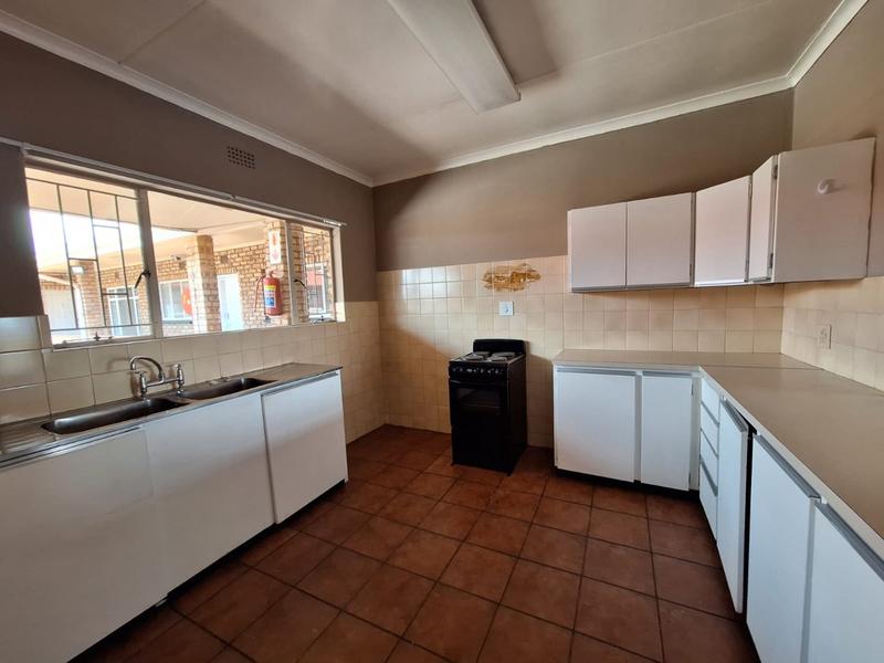To Let 3 Bedroom Property for Rent in Greenhills Gauteng