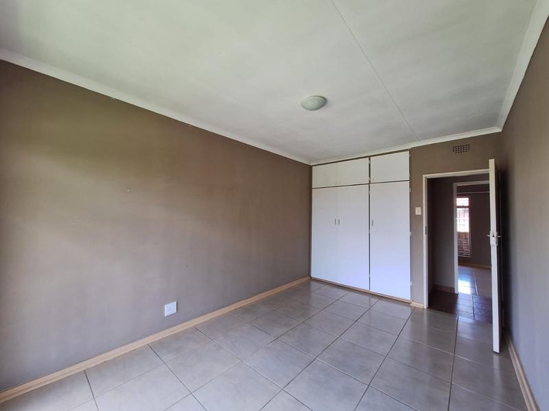 To Let 3 Bedroom Property for Rent in Greenhills Gauteng