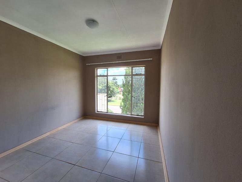 To Let 3 Bedroom Property for Rent in Greenhills Gauteng