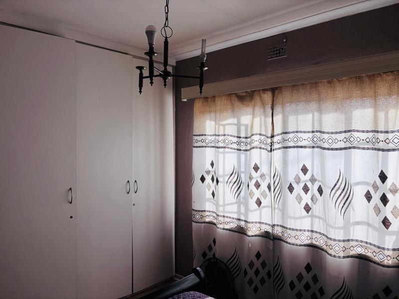 To Let 2 Bedroom Property for Rent in Fleurhof Gauteng