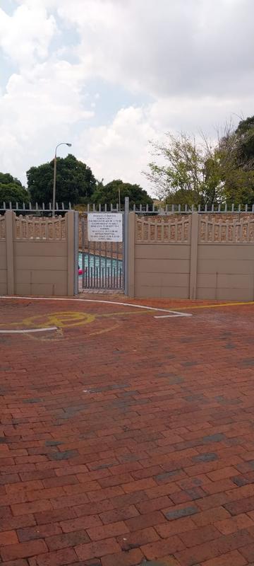 2 Bedroom Property for Sale in Dayanglen Gauteng