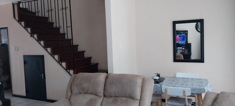 2 Bedroom Property for Sale in Dayanglen Gauteng