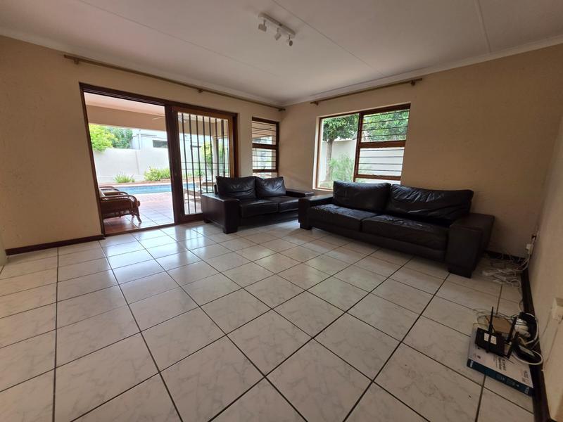 To Let 2 Bedroom Property for Rent in Sunninghill Gauteng