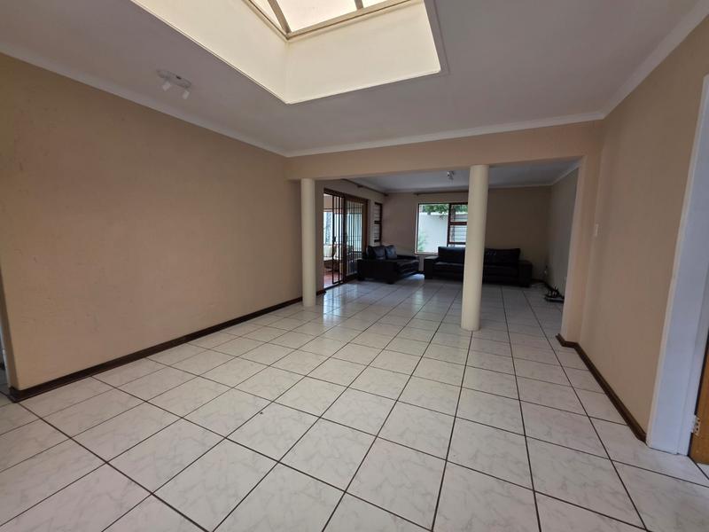 To Let 2 Bedroom Property for Rent in Sunninghill Gauteng