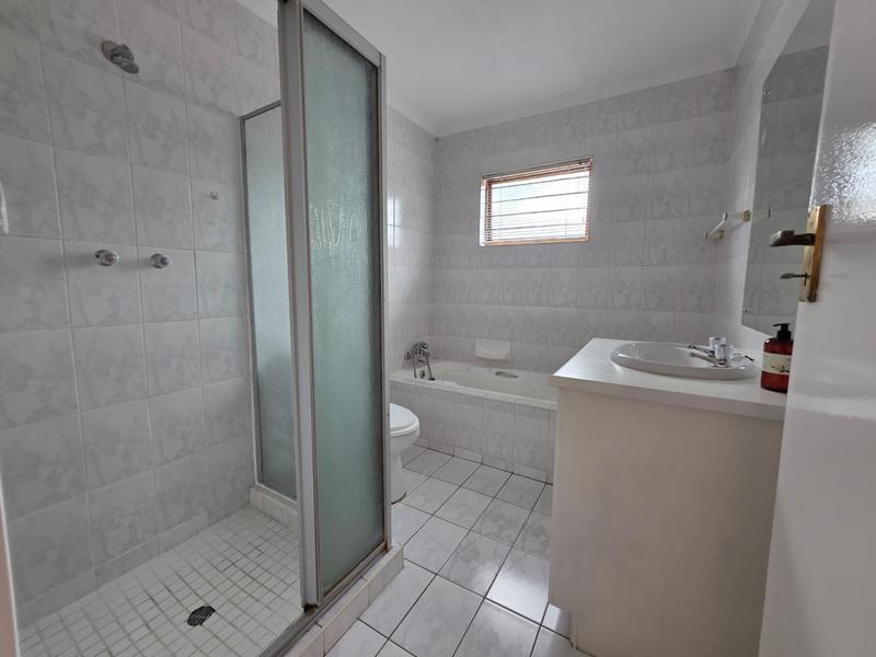 To Let 2 Bedroom Property for Rent in Sunninghill Gauteng