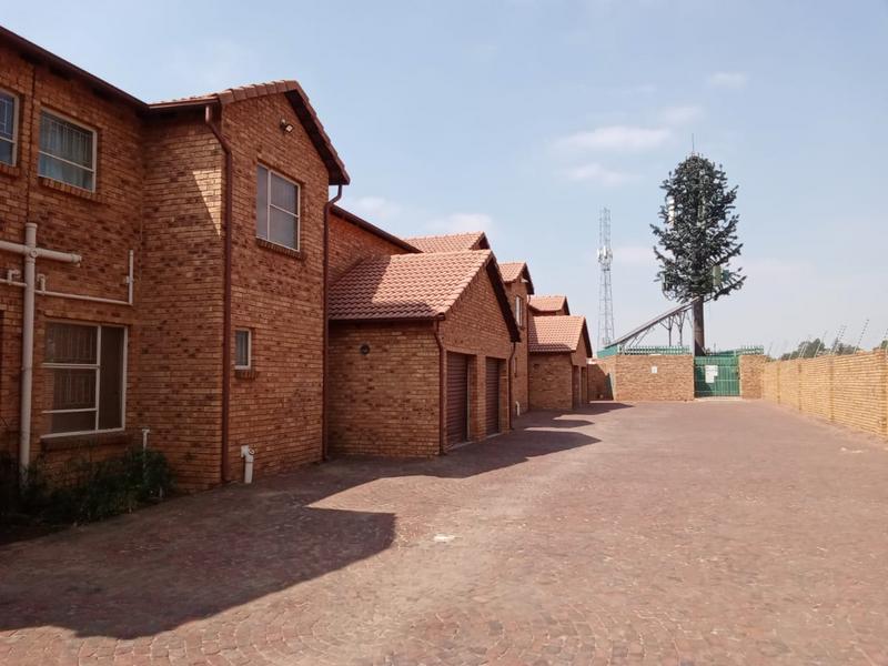 2 Bedroom Property for Sale in Groeneweide Gauteng