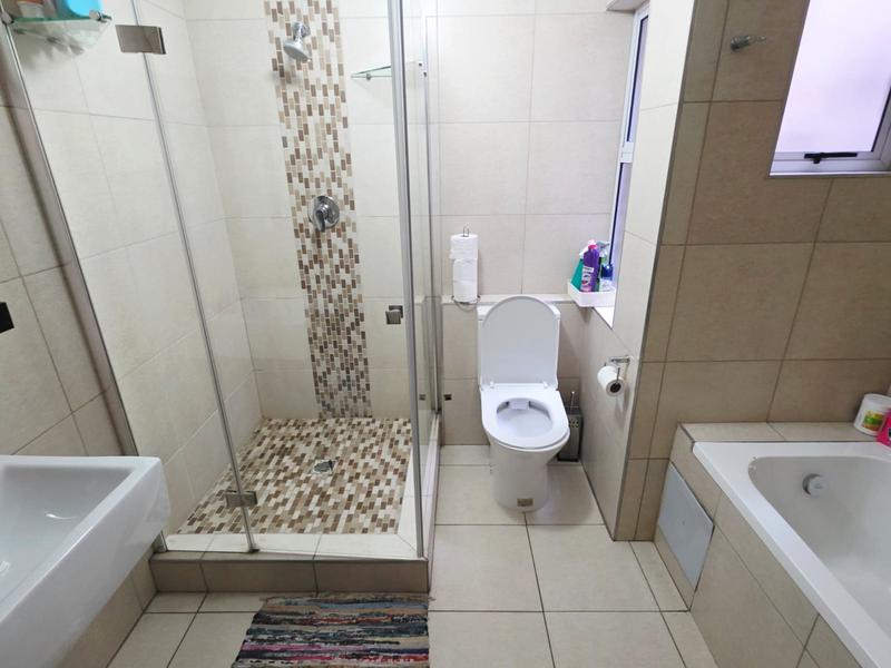 To Let 4 Bedroom Property for Rent in Strathavon Gauteng