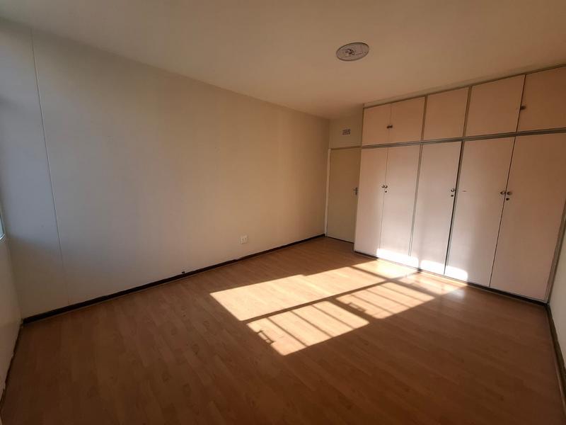 To Let 3 Bedroom Property for Rent in Florida Lake Gauteng