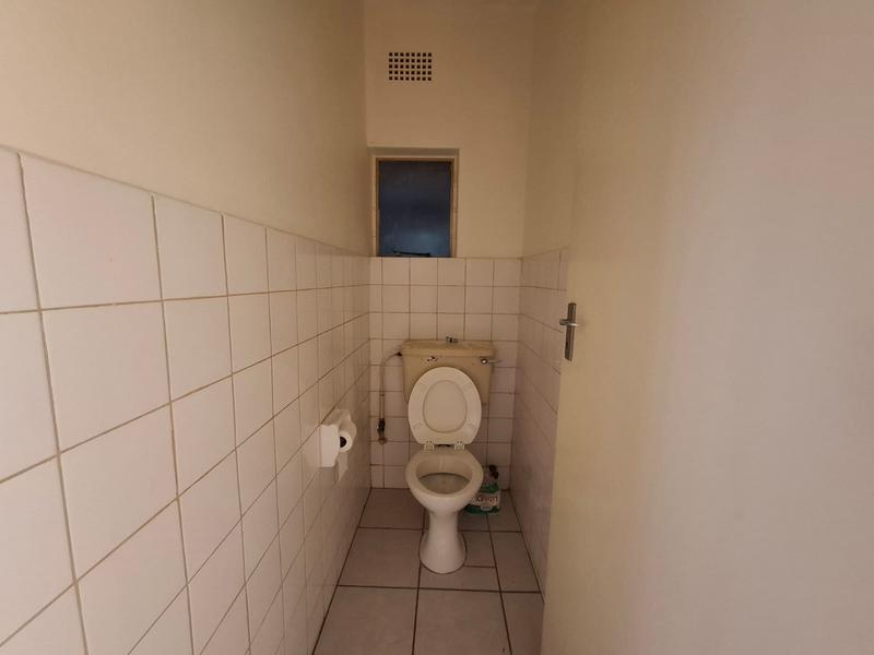 To Let 3 Bedroom Property for Rent in Florida Lake Gauteng