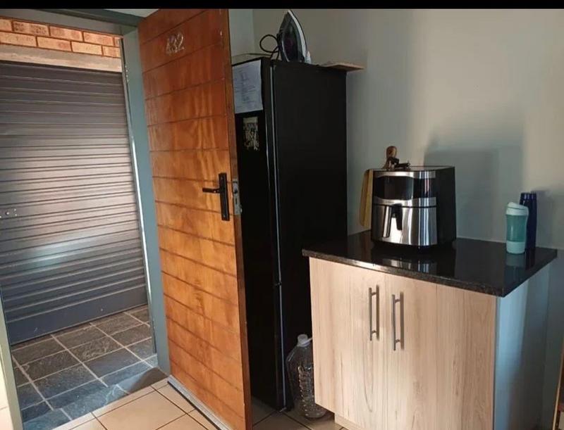 To Let 2 Bedroom Property for Rent in Kibler Park Gauteng