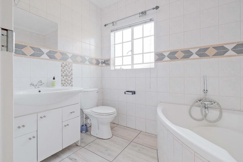 3 Bedroom Property for Sale in Wierdaglen Estate Gauteng