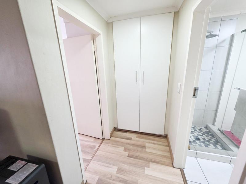 1 Bedroom Property for Sale in Sandown Gauteng