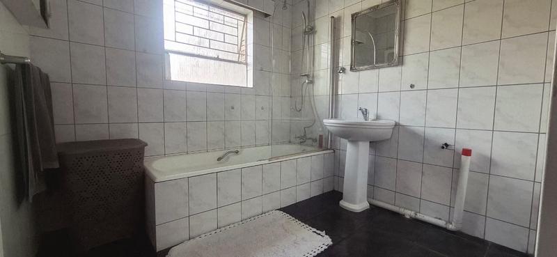 3 Bedroom Property for Sale in Glen Marais Gauteng