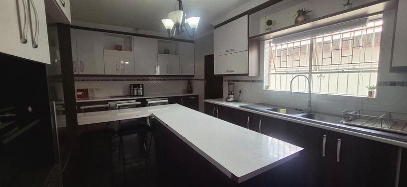 3 Bedroom Property for Sale in Glen Marais Gauteng