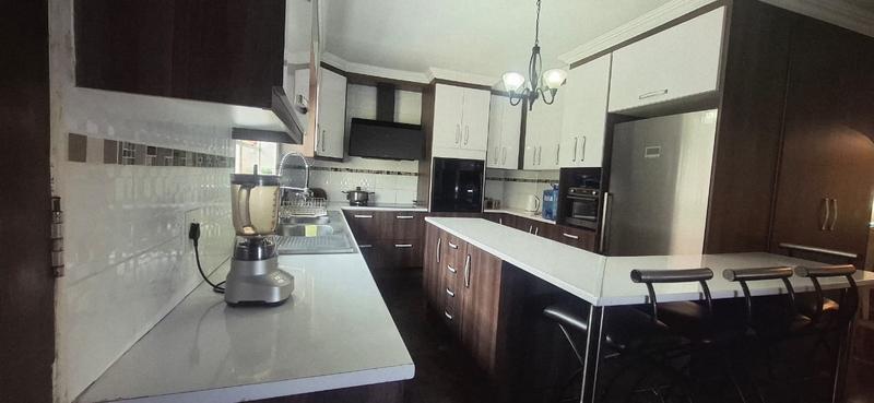 3 Bedroom Property for Sale in Glen Marais Gauteng