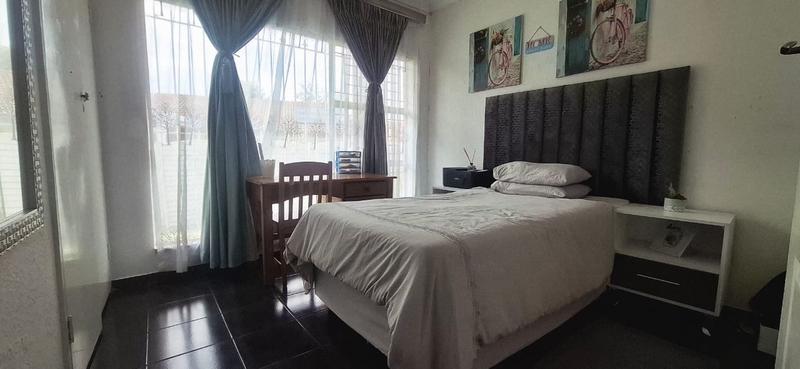 3 Bedroom Property for Sale in Glen Marais Gauteng