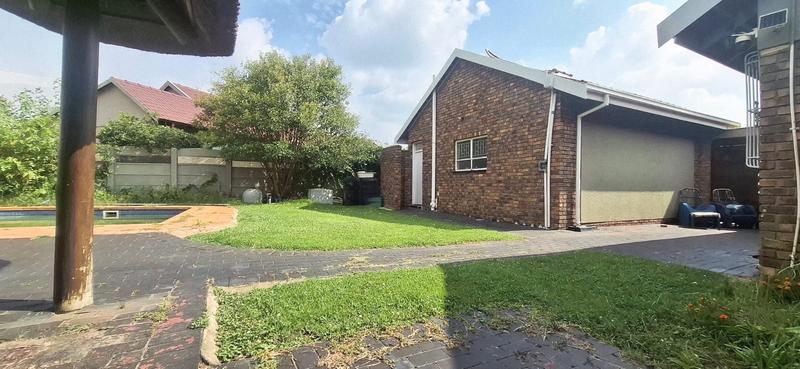 3 Bedroom Property for Sale in Glen Marais Gauteng