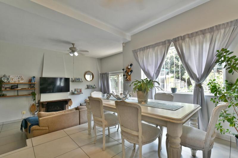 4 Bedroom Property for Sale in Glenanda Gauteng