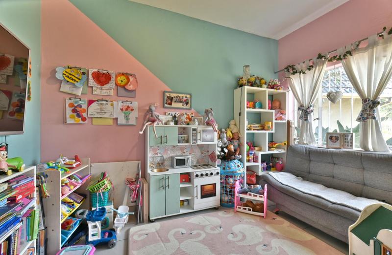 4 Bedroom Property for Sale in Glenanda Gauteng