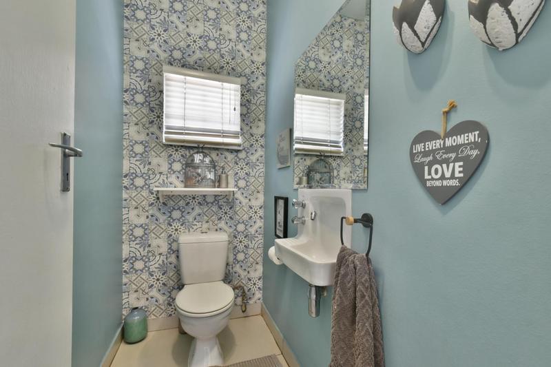 4 Bedroom Property for Sale in Glenanda Gauteng