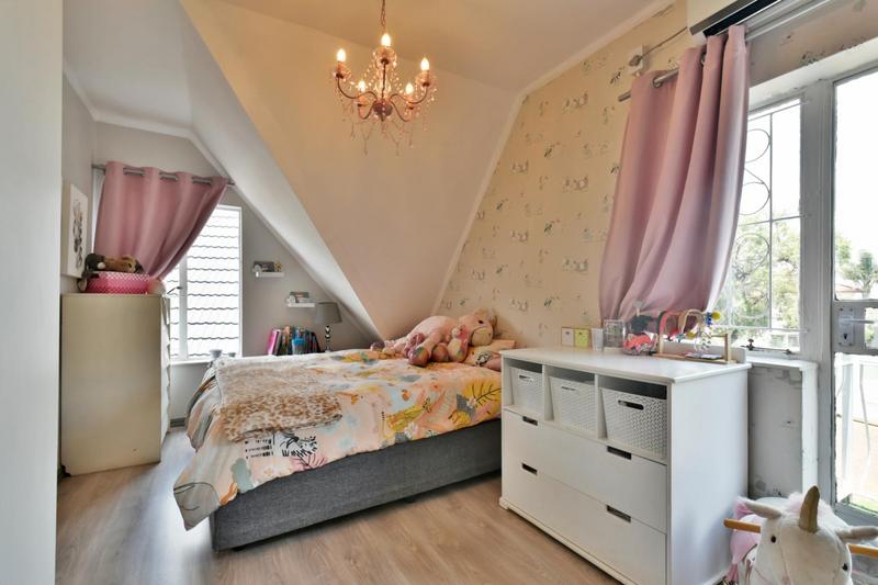 4 Bedroom Property for Sale in Glenanda Gauteng