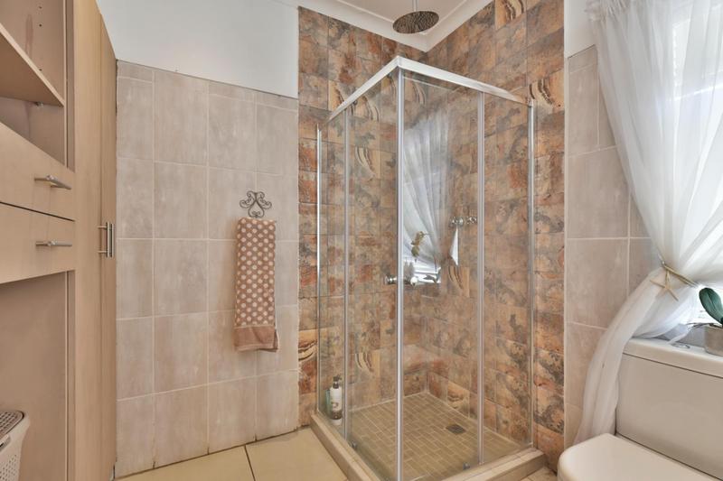 4 Bedroom Property for Sale in Glenanda Gauteng