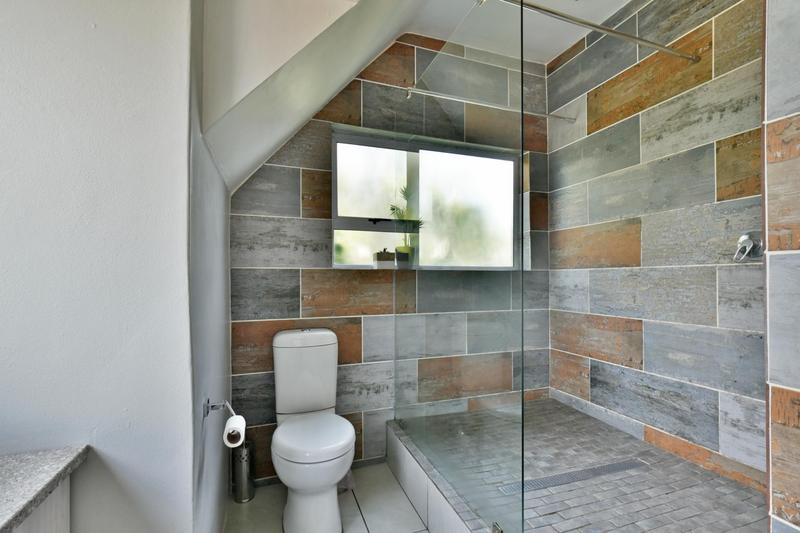 4 Bedroom Property for Sale in Glenanda Gauteng