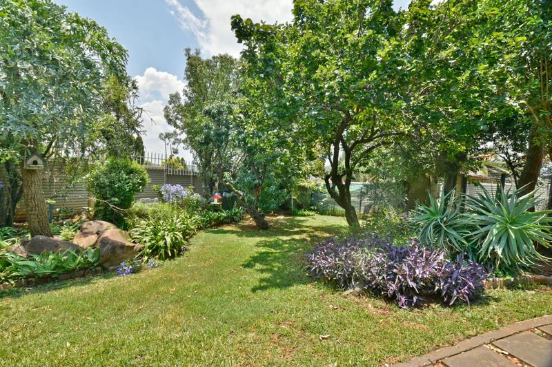 4 Bedroom Property for Sale in Glenanda Gauteng