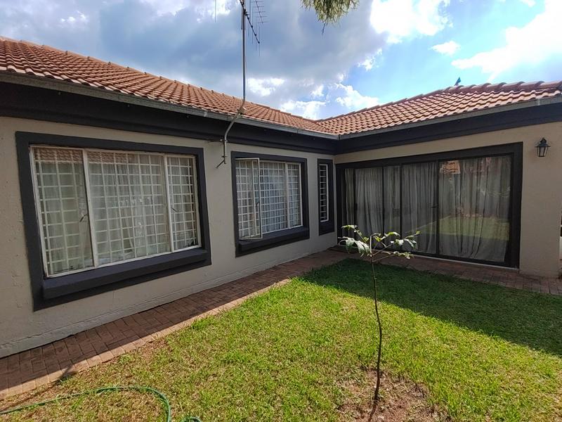 3 Bedroom Property for Sale in Christiaanville A H Gauteng