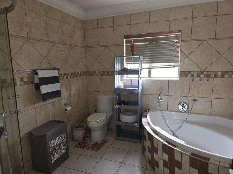 4 Bedroom Property for Sale in Zambezi Country Estate Gauteng