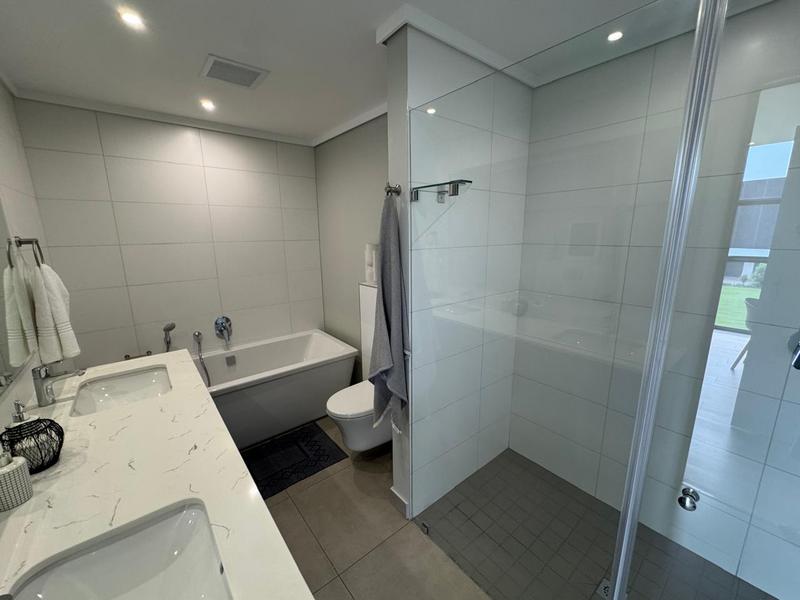 To Let 2 Bedroom Property for Rent in Midfield Estate Gauteng