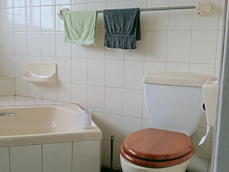 6 Bedroom Property for Sale in Helikonpark Gauteng