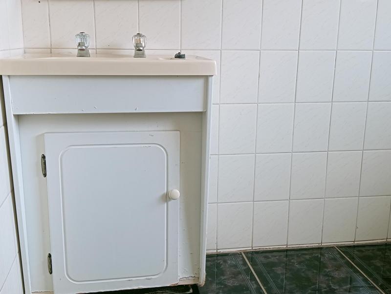 6 Bedroom Property for Sale in Helikonpark Gauteng