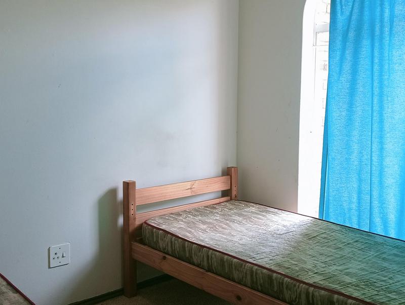 6 Bedroom Property for Sale in Helikonpark Gauteng