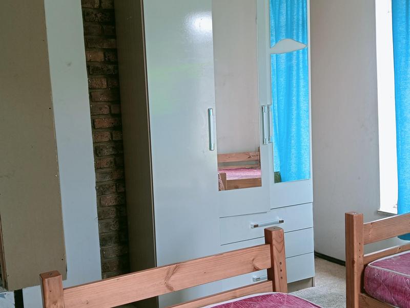 6 Bedroom Property for Sale in Helikonpark Gauteng