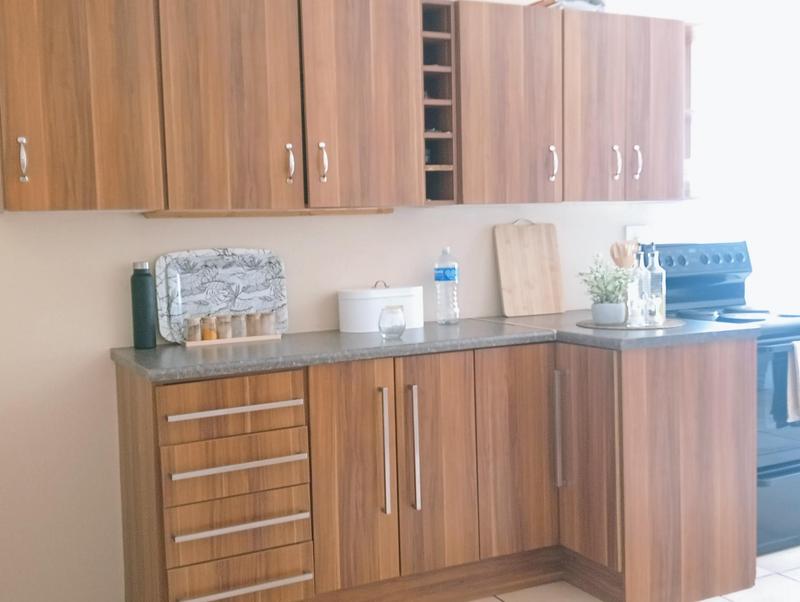 6 Bedroom Property for Sale in Helikonpark Gauteng