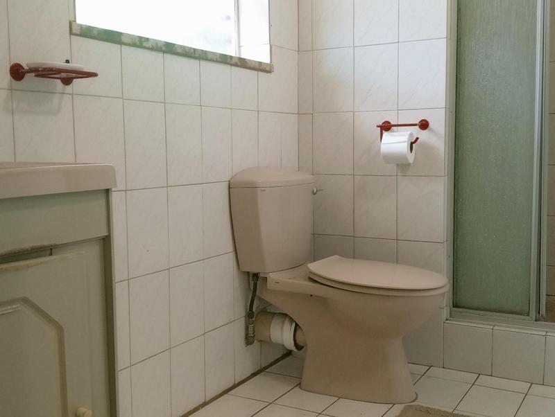 6 Bedroom Property for Sale in Helikonpark Gauteng