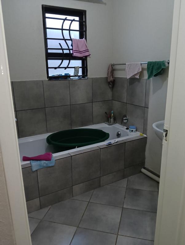 To Let 2 Bedroom Property for Rent in Roodepoort Gauteng
