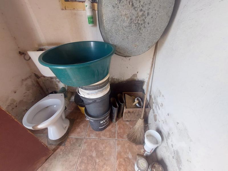 2 Bedroom Property for Sale in Mohlakeng Gauteng