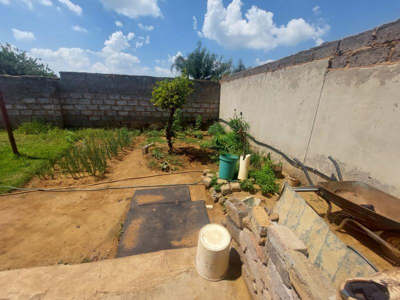 2 Bedroom Property for Sale in Mohlakeng Gauteng