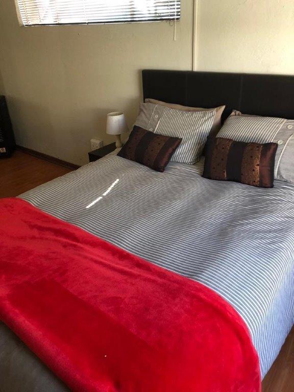 To Let 1 Bedroom Property for Rent in Edenvale Gauteng