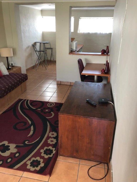 To Let 1 Bedroom Property for Rent in Edenvale Gauteng
